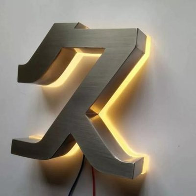 青羊区商业密码，发光字门头吸金的3大设计法则